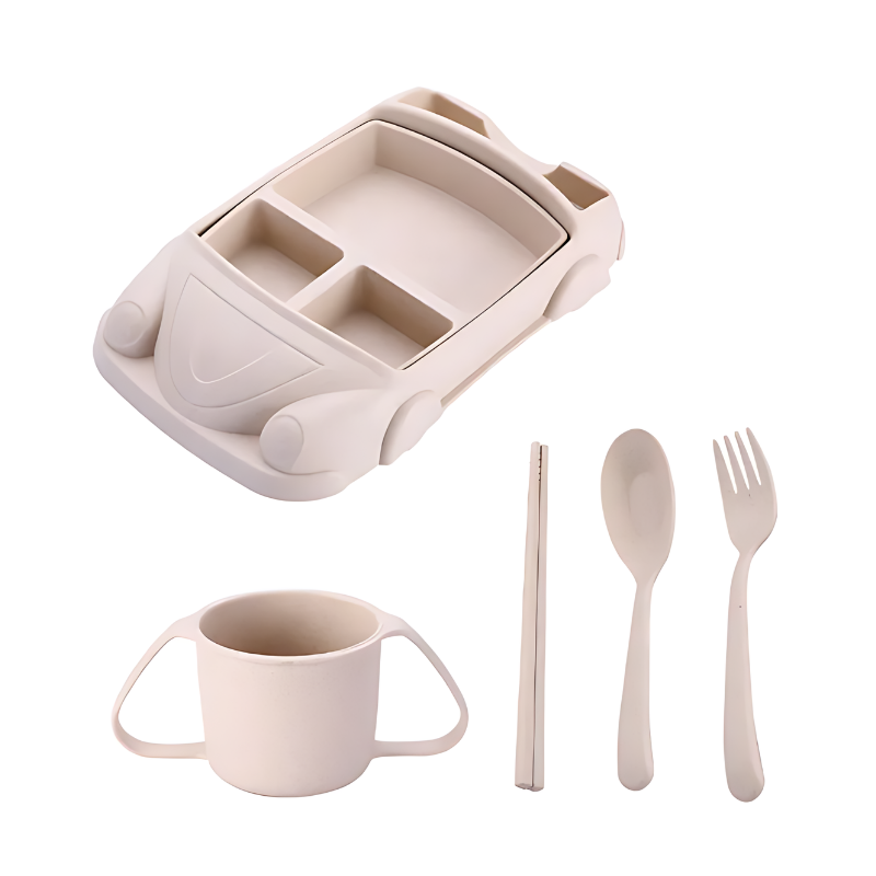 Beiges Auto-Kindergeschirr-Set aus Silikon mit Teller, Tasse, Besteck, BPA-frei, umweltfreundlich.
