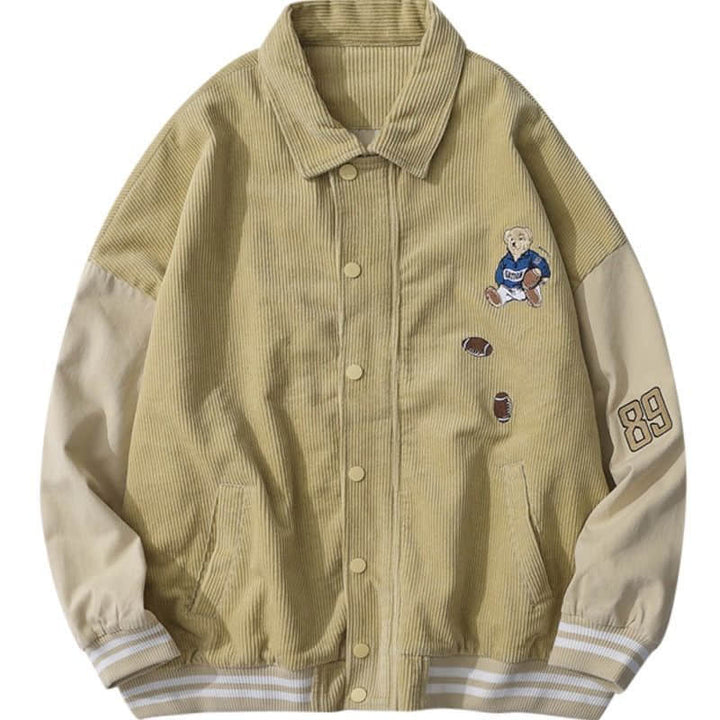 Beige Cordjacke mit gesticktem Bärenmotiv, Knöpfen und gestreiften Bündchen, Herrenmode.