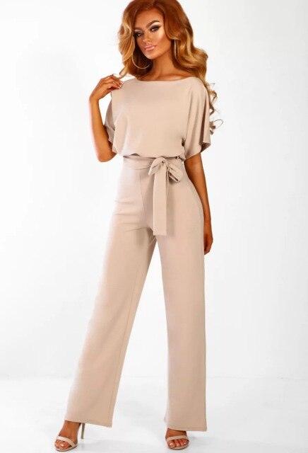 Damen Jumpsuit beige, elegantes Design, Gürtel, Kurzarm, modische Damenbekleidung, Party-Outfit.