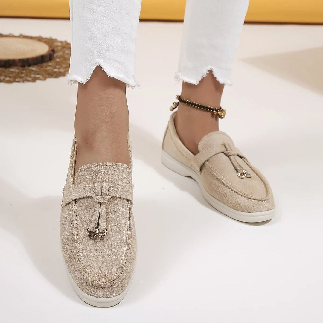 Beige Damen-Loafers aus Leder, Slip-On, flach, ideal für Frühling und Herbst, modisch.