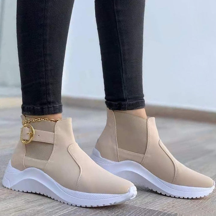 Beige Damen-Sneaker mit Keilabsatz, goldener Schnalle, modisch, bequem, für Herbstmode.