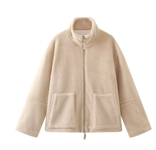 Beige Damen Teddyjacke mit Reißverschluss, weiches Fleece, modische Winterbekleidung.