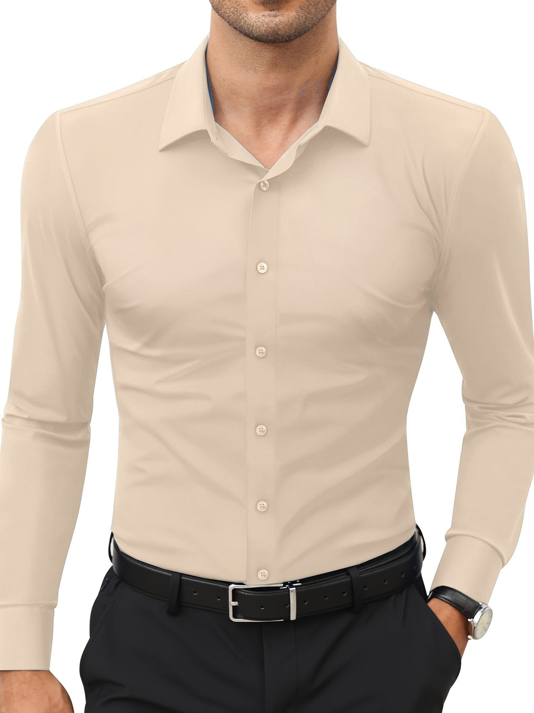 Beiges Herrenhemd, langärmelig, klassischer Kragen, Business-Look, elegante Mode.