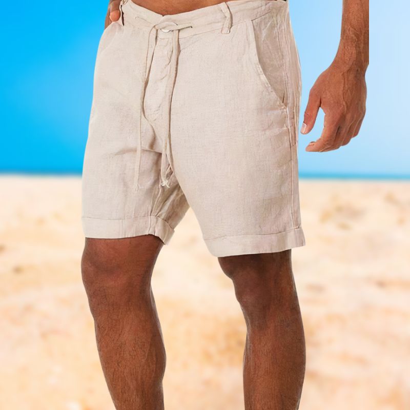 Beige Leinen-Shorts für Herren am Strand, Sommermode, bequem, atmungsaktiv.