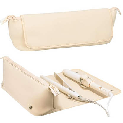 Beige Kosmetiktasche aus Leder mit Fächern, ideal für Reiseaccessoires und Make-up-Aufbewahrung.