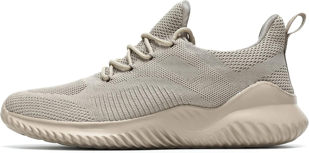 Beiger Sportschuh aus Mesh, atmungsaktiv, rutschfeste Sohle, ideal für Laufen und Fitness.