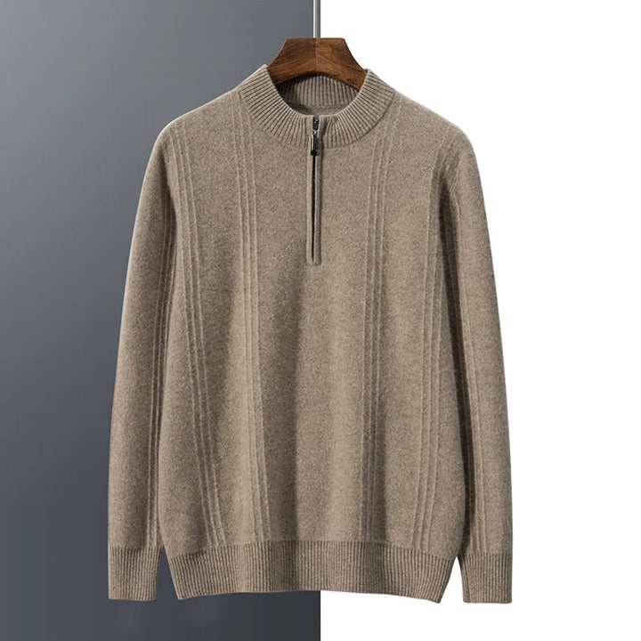 Beiger Herrenpullover mit Reißverschluss, Strick, warm, modisch, Wintermode, elegant.