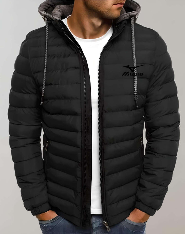 Männer schwarze Daunenjacke mit Kapuze, Reißverschluss, Mizuno-Logo, Wintermode.