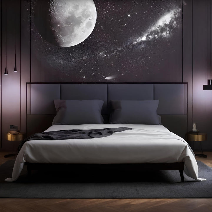 Luxuriöses Schlafzimmer mit Mondtapete, modernem Bett, grauer Bettwäsche und stilvollen Nachttischen.