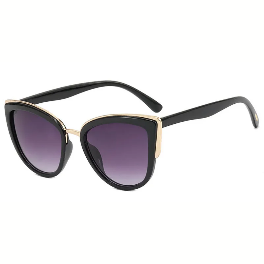 Schwarze Katzenaugen-Sonnenbrille mit goldenen Akzenten und lila Gläsern.