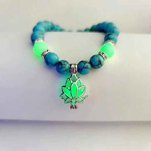 Leuchtendes Armband mit blauen und grünen Perlen, Lotus-Anhänger, Schmuck für Damen.