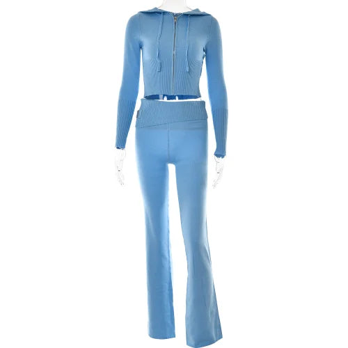 Blauer Damen-Hoodie mit Reißverschluss und Schlaghose, gestrickt, modisches Set.