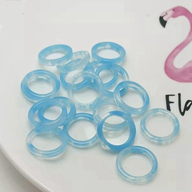 Blaue Acrylringe für Kinder, Y2K-Stil, koreanische Mode, 2023, trendiges Accessoire.