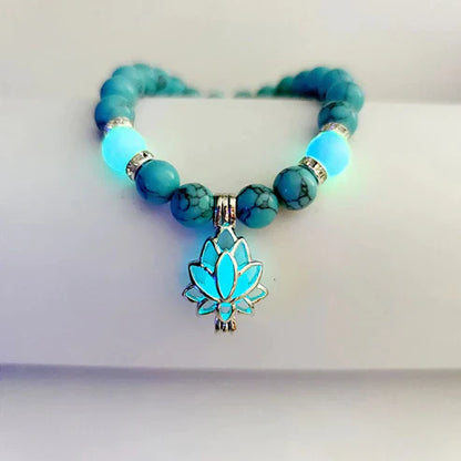 Blaue Lotus-Armband mit leuchtenden Perlen, türkisfarben, Schmuck für Damen, Geschenkidee.