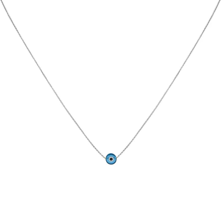 Silberkette mit blauem Nazar-Anhänger, minimalistisches Design, modischer Schmuck.