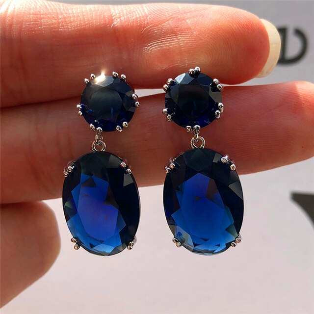 Blaue ovale Zirkonia Ohrringe, elegantes Design, Damen Schmuck, stilvolle Accessoires.