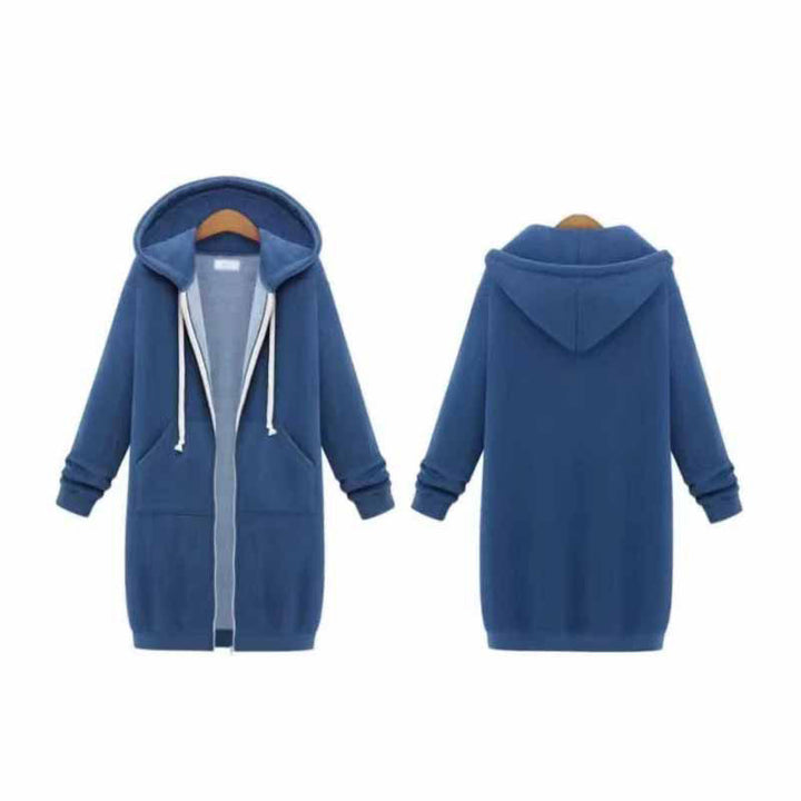 Blauer Kapuzenmantel aus Fleece, lang, mit Reißverschluss und Kordeln, Vorder- und Rückansicht.