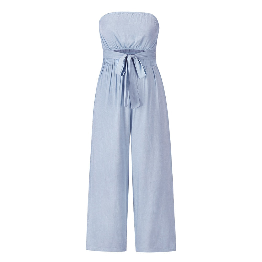 Hellblauer schulterfreier Jumpsuit aus Baumwolle mit Taillengürtel für Damenmode.