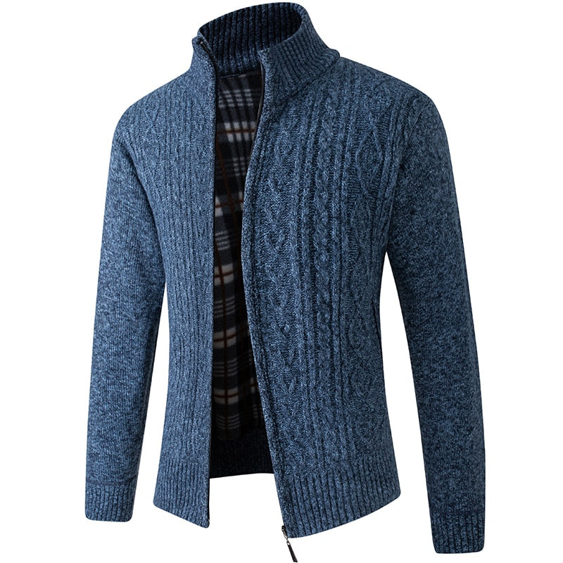 Blauer Herren-Strickjacke mit Reißverschluss, Zopfmuster, warm, modisch, Wintermode.