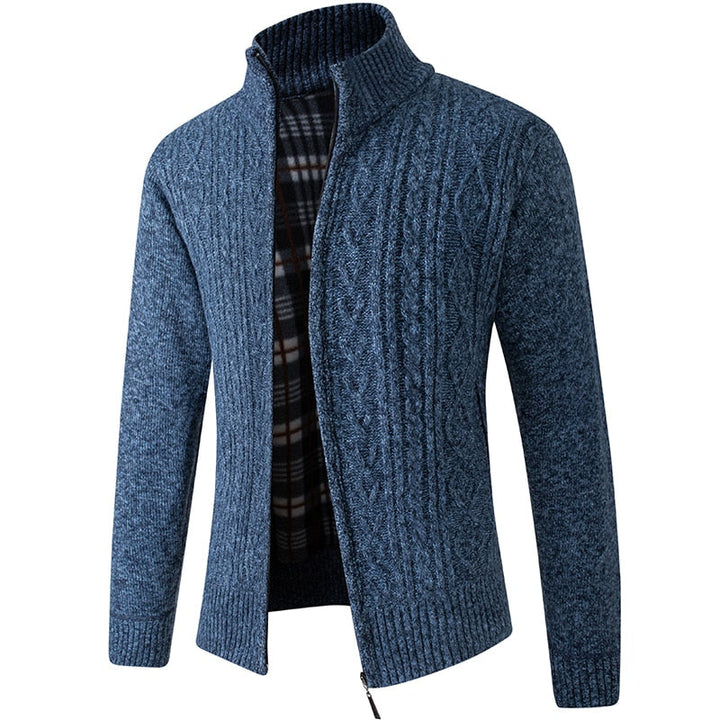 Blauer Herren-Strickjacke mit Reißverschluss, Zopfmuster, warm, modisch, Wintermode.