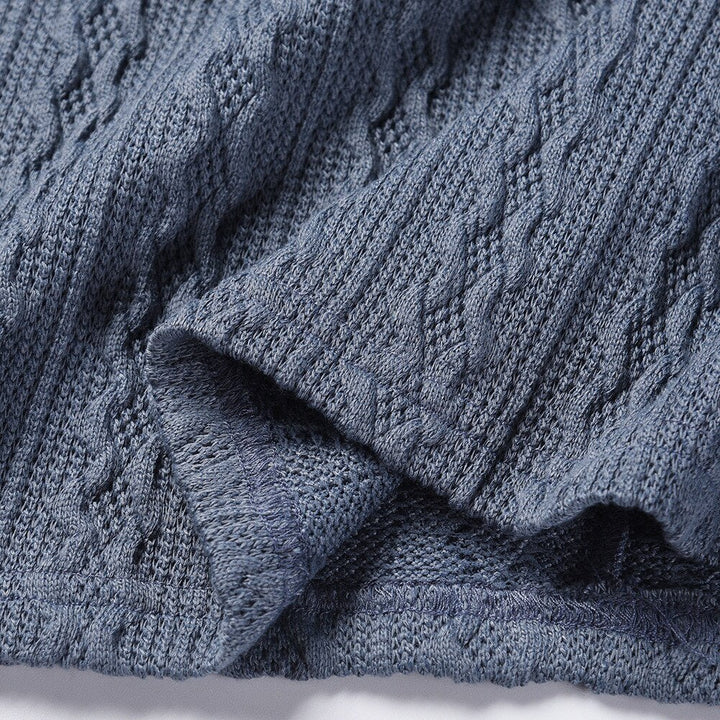 Blauer Strickpullover, Zopfmuster, weiche Baumwolle, modisch, gemütlich, Herrenbekleidung.