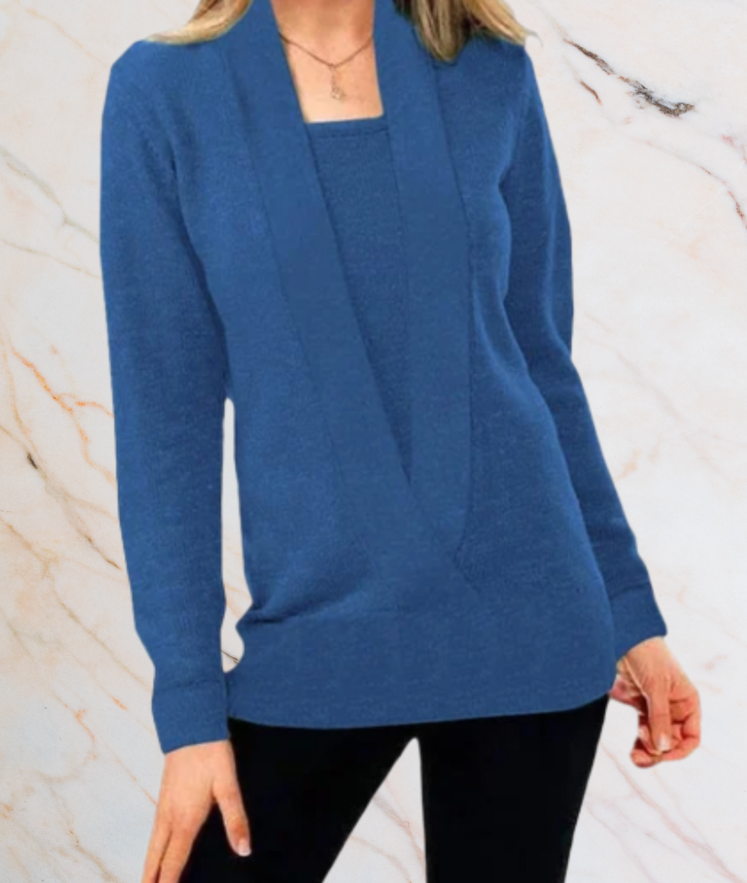 Damenpullover blau, V-Ausschnitt, langärmelig, elegantes Design, weicher Stoff, Freizeitmode.