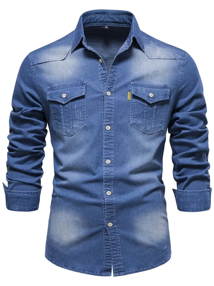 Blaues Jeanshemd für Herren, langärmelig, Knopfleiste, Brusttaschen, lässiger Stil.