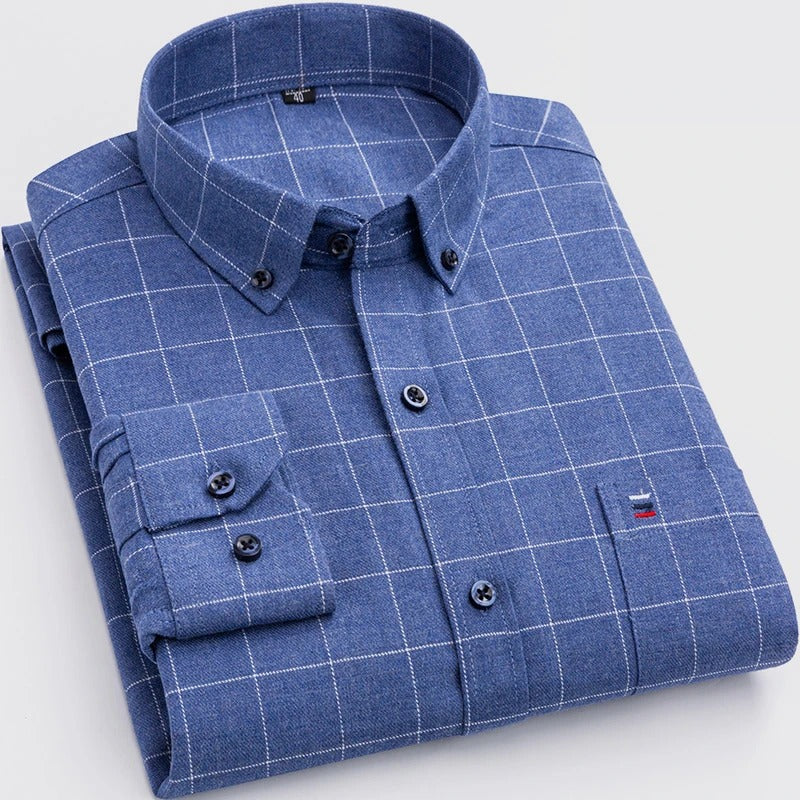 Blaues kariertes Herrenhemd, Baumwolle, Button-Down-Kragen, elegantes Design, Freizeitmode.
