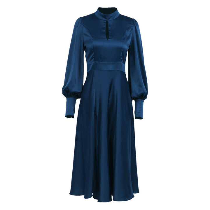 Dunkelblaues Satinkleid mit langen Ärmeln, elegantes Design, knielang, für Damen.