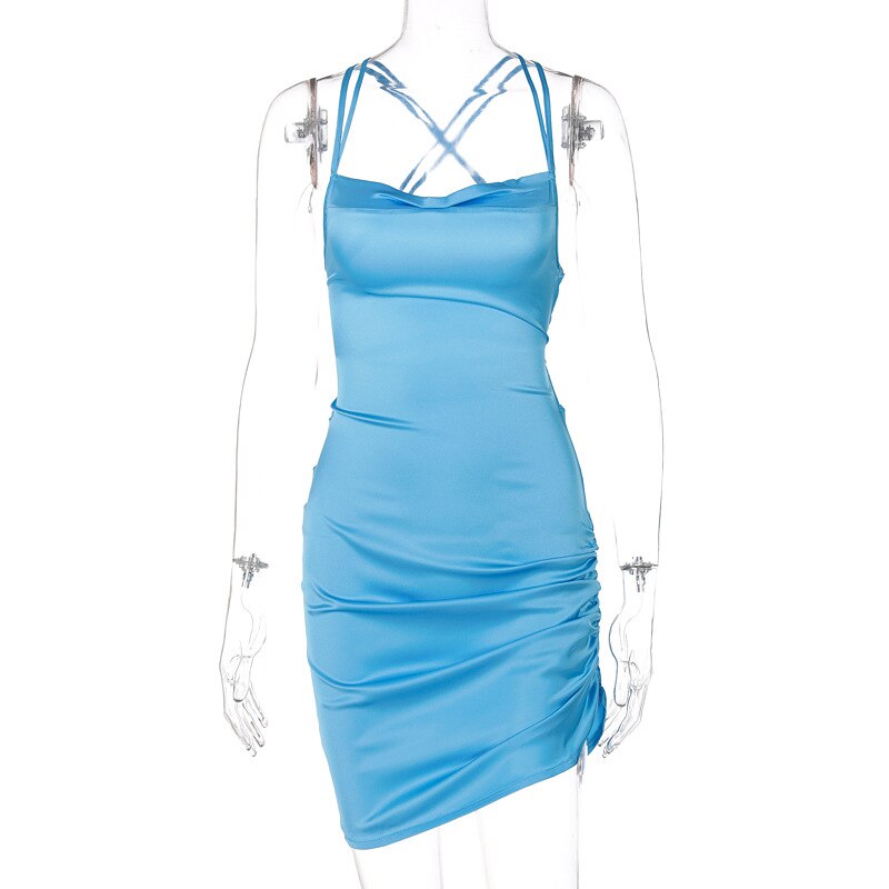 Blaues Satin-Minikleid mit Spaghettiträgern, figurbetont, elegantes Abendkleid.