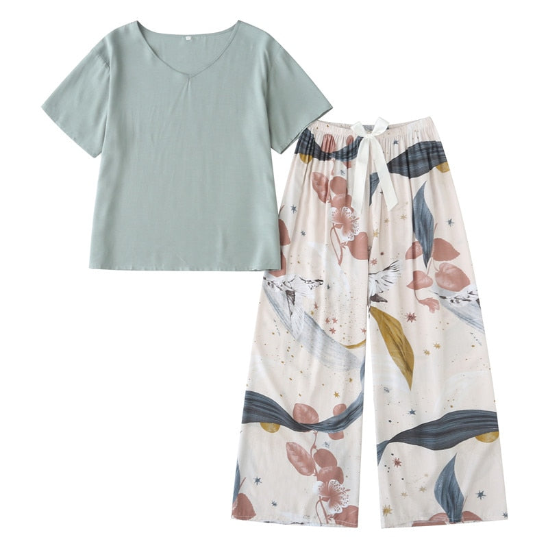 Damen Pyjama-Set, grün, kurzärmeliges Oberteil, florale weite Hose, Baumwolle, bequem.