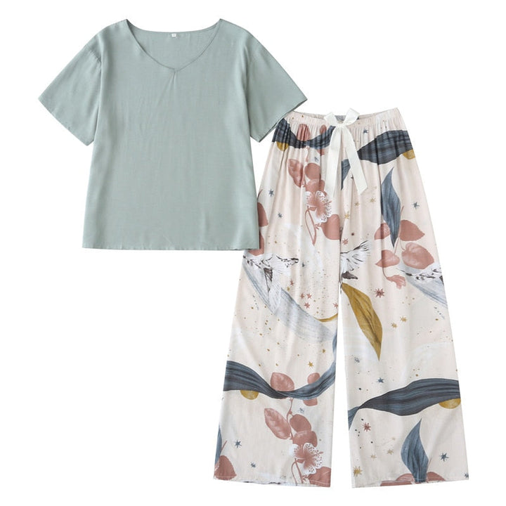 Damen Pyjama-Set, grün, kurzärmeliges Oberteil, florale weite Hose, Baumwolle, bequem.