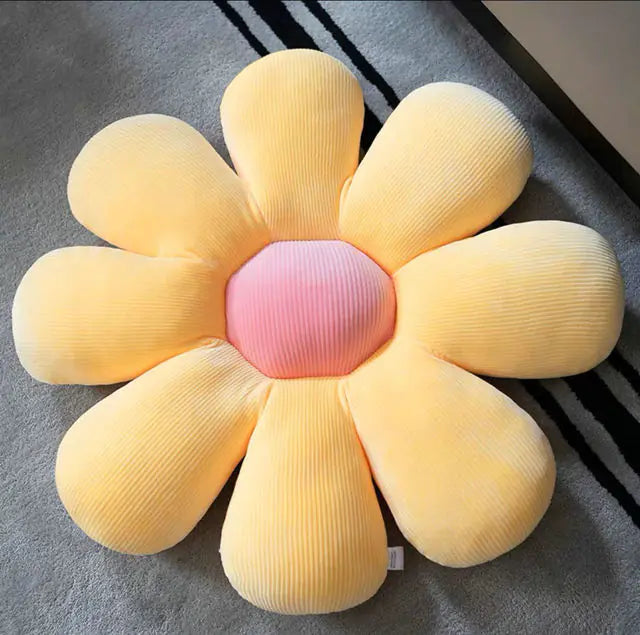 Gelbes Blümchen-Kissen aus Cord, dekorativ, gemütlich, für Sofa oder Bett, Wohnaccessoire.