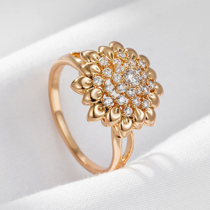 Rosegoldener Blumenring mit Zirkonia, modisches Schmuckstück für Damen, ideal für Hochzeiten.