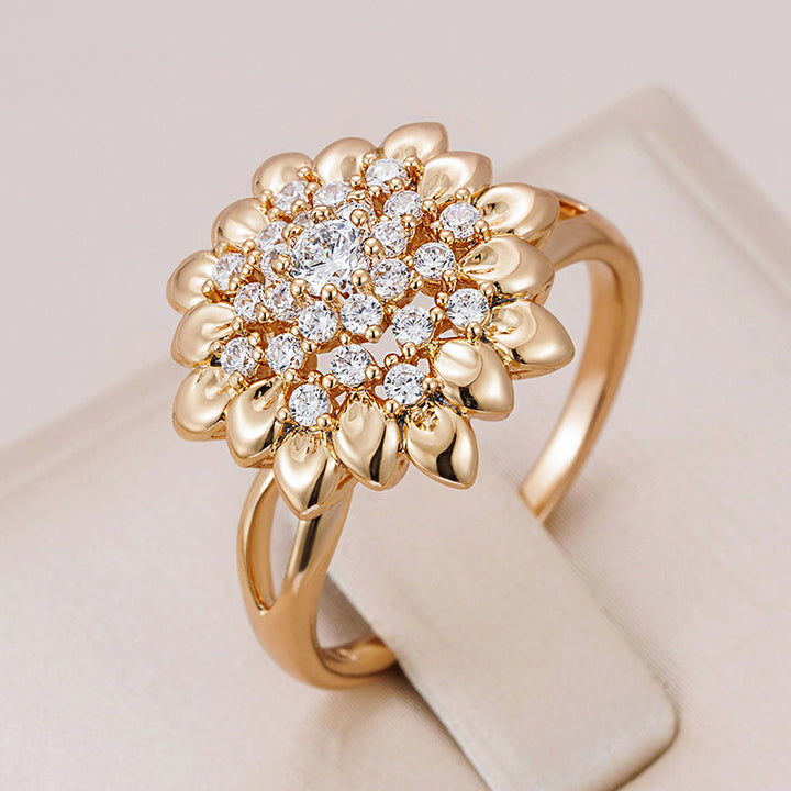 Roségoldener Blumenring mit Zirkonia, Damenmode, Hochzeitsschmuck, elegantes Design.
