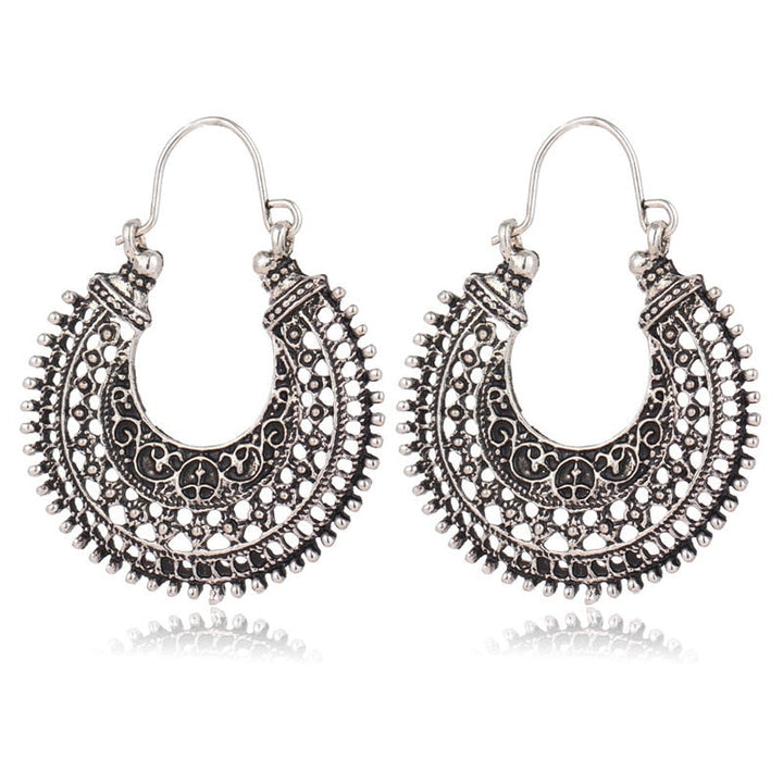 Silberne Boho-Ohrringe, filigranes Design, orientalischer Stil, Damen-Schmuck, Vintage-Look.