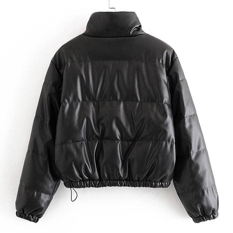 Schwarze Damenjacke, gesteppte Lederoptik, modisch, warm, Winterjacke, Rückansicht.