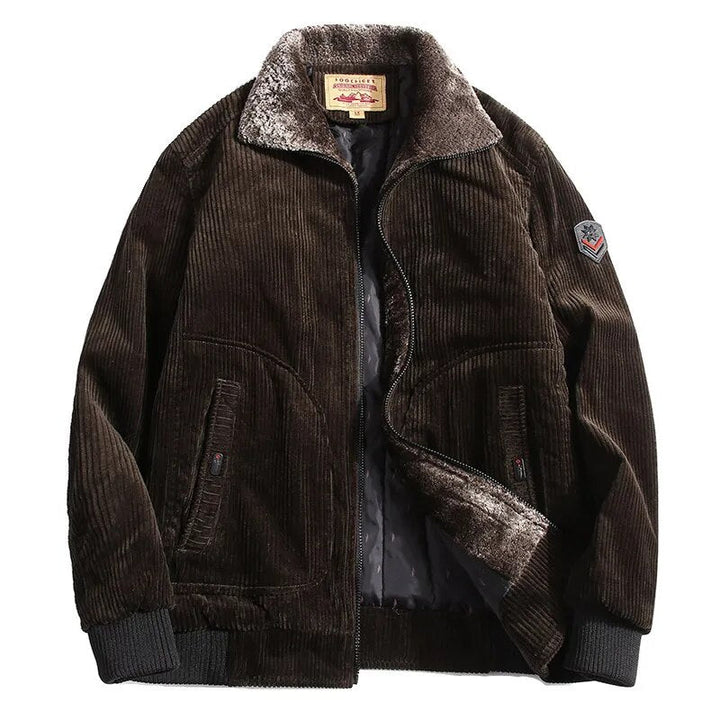 Braune Cordjacke mit Fellkragen, Herrenmode, warm, stilvoll, Winterjacke, Reißverschluss.