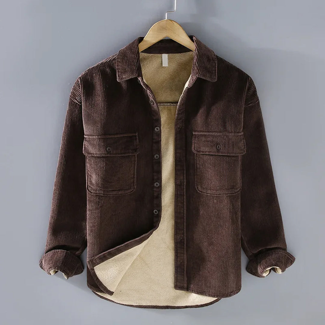 Braune Cordjacke mit Knopfleiste, zwei Brusttaschen, gefüttert, Herrenmode.