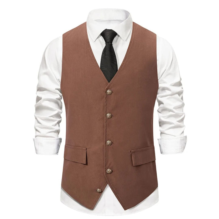 Braune Herrenweste mit Knöpfen, weißes Hemd, schwarze Krawatte, elegantes Herrenoutfit.