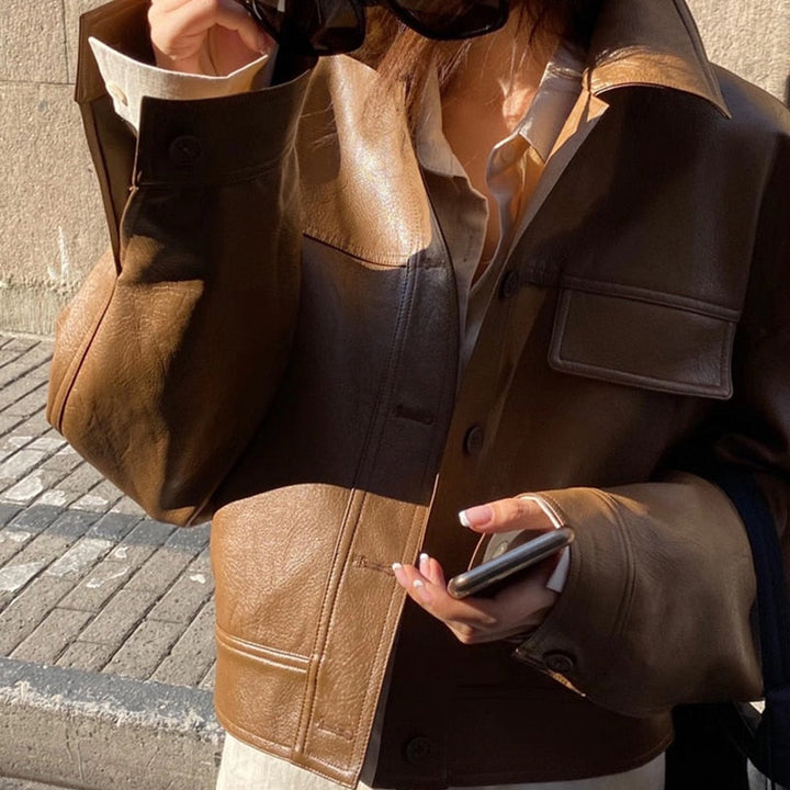 Damen Lederjacke braun, modisch, Herbstmode, Streetwear, lässig, stilvoll, hochwertig