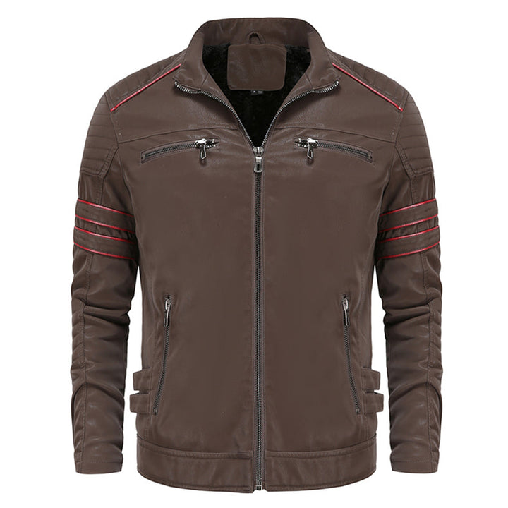 Braune Lederjacke für Herren mit Reißverschlüssen, Stehkragen und roten Streifen, modisch.