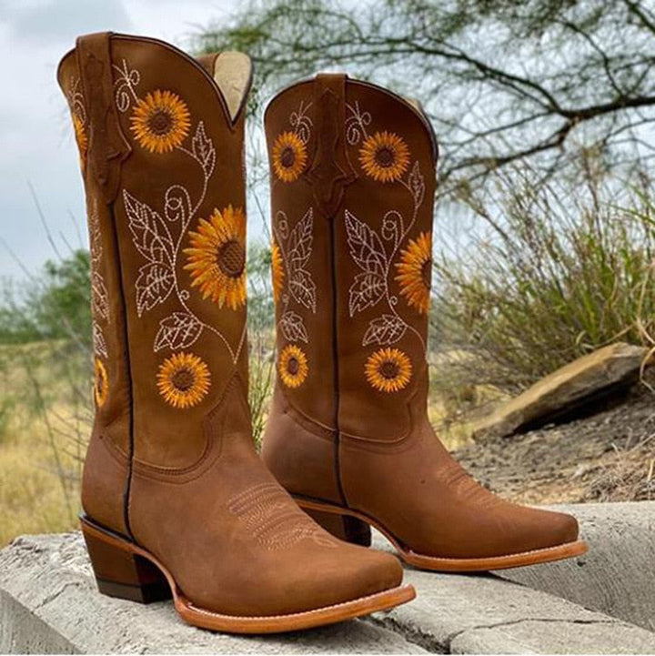 Braune Cowboy-Stiefel mit Sonnenblumenstickerei, Leder, Damenmode, Westernstil, Outdoor.
