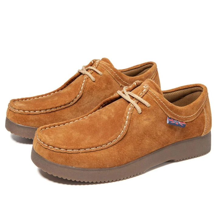 Braune Wildleder-Herrenschuhe mit Schnürung, bequeme Freizeitschuhe, britisches Design.