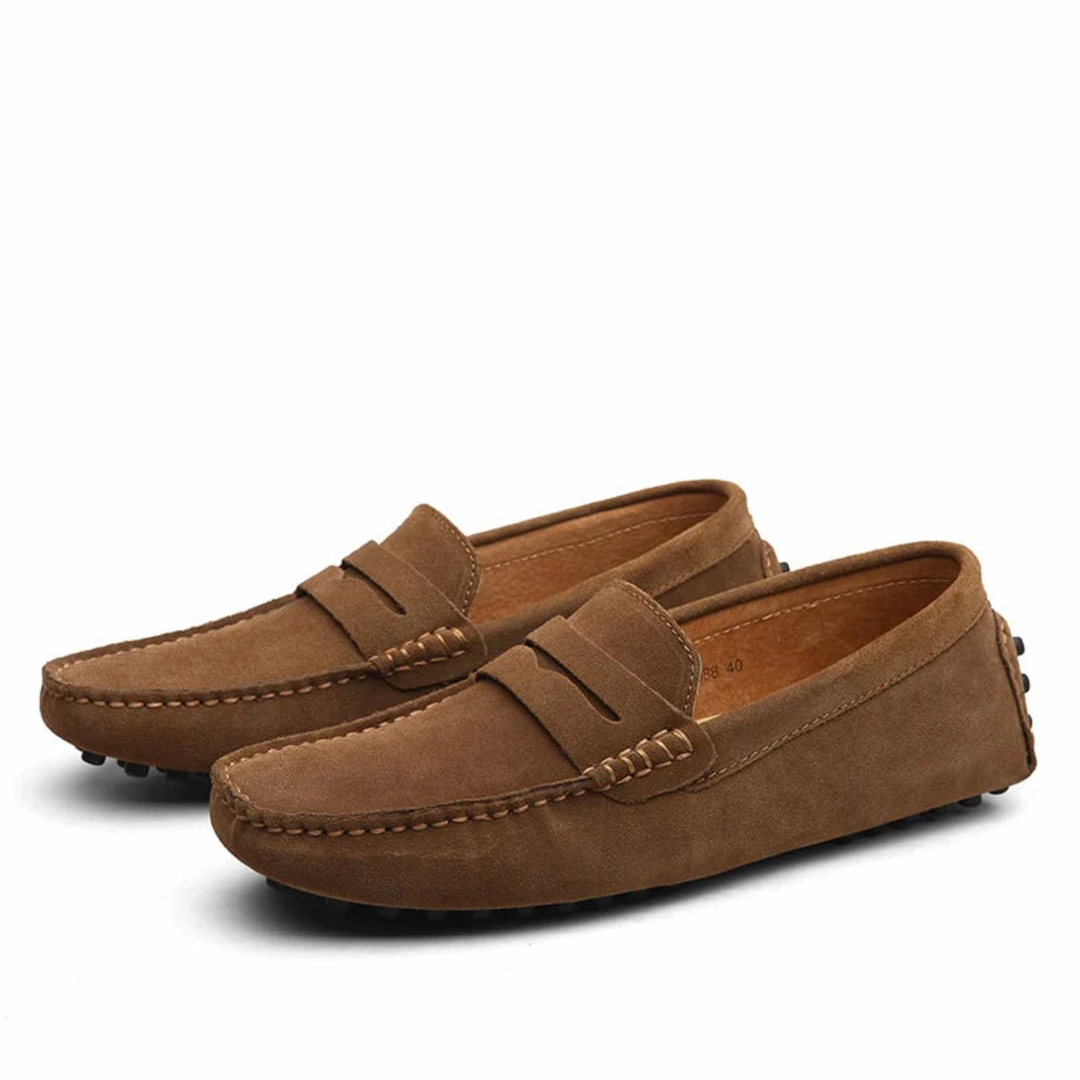 Braune Wildleder-Mokassins für Herren, rutschfeste Sohle, elegantes Design, Freizeitschuhe.