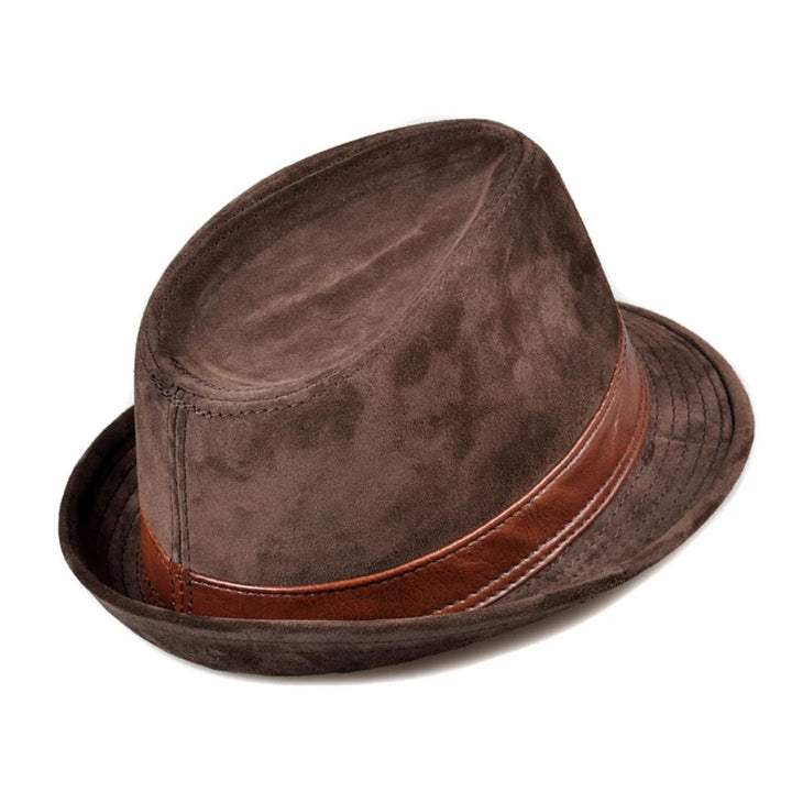 Brauner Fedora-Hut aus Wildleder mit Lederband, stilvoller Herrenhut, modisches Accessoire.