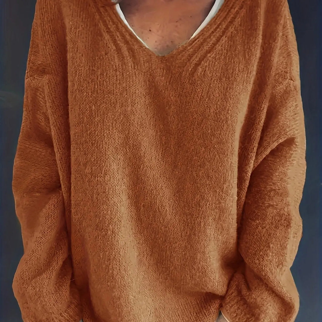 Brauner Strickpullover Damen, V-Ausschnitt, weiches Material, modisch, gemütlich, Herbstmode.