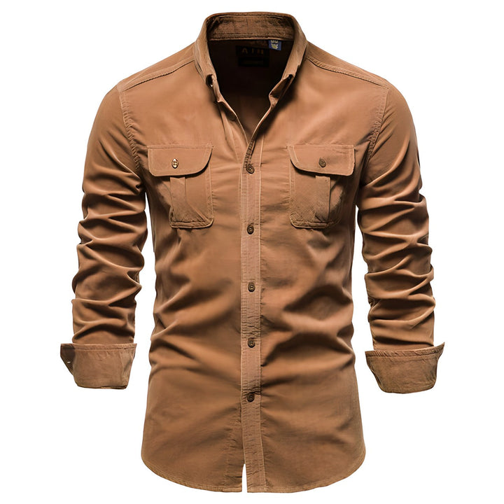 Braunes Herrenhemd aus Cord, einreihig, 100% Baumwolle, Business Casual Mode.