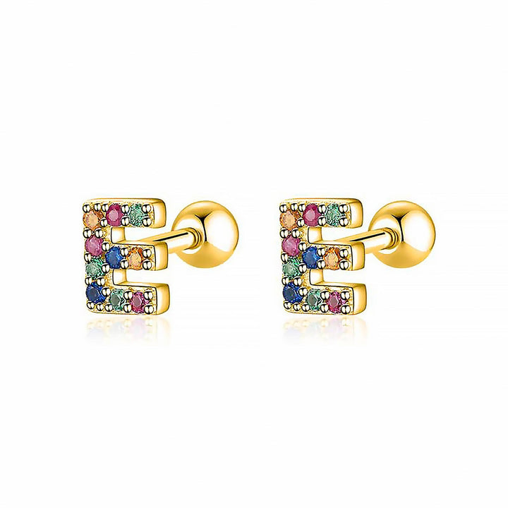 Goldene Ohrringe mit bunten Buchstaben, Schmuck, modisch, Damenaccessoire, Geschenkidee.
