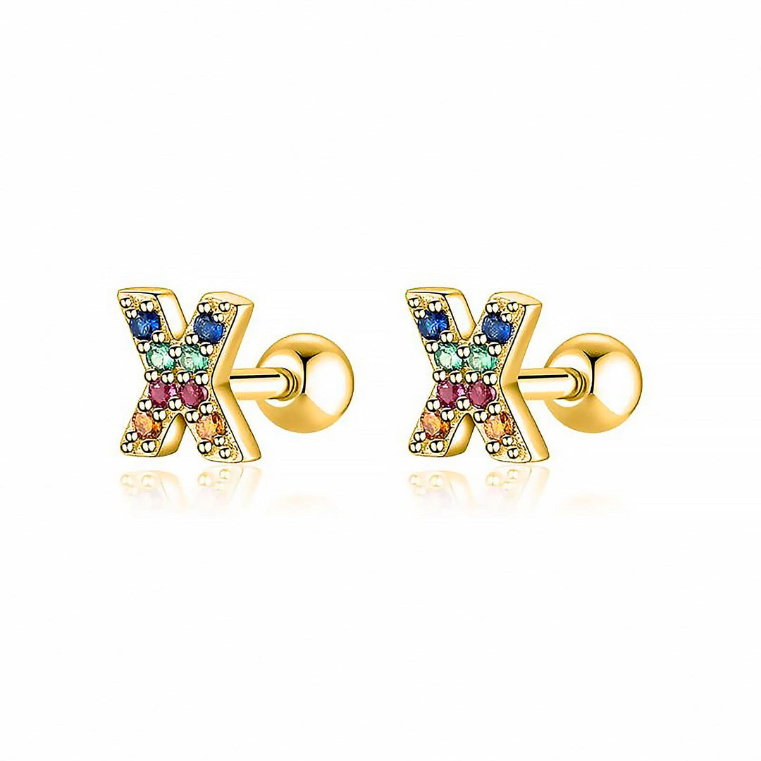 Goldene Ohrringe mit bunten Buchstaben, Schmuck, modisch, Damenaccessoire, Geschenkidee.